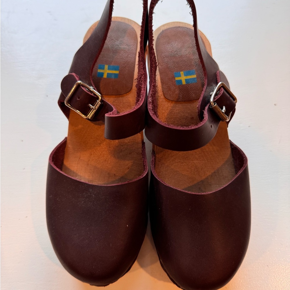 ModCloth MIA Swedish Clogs Sz 38